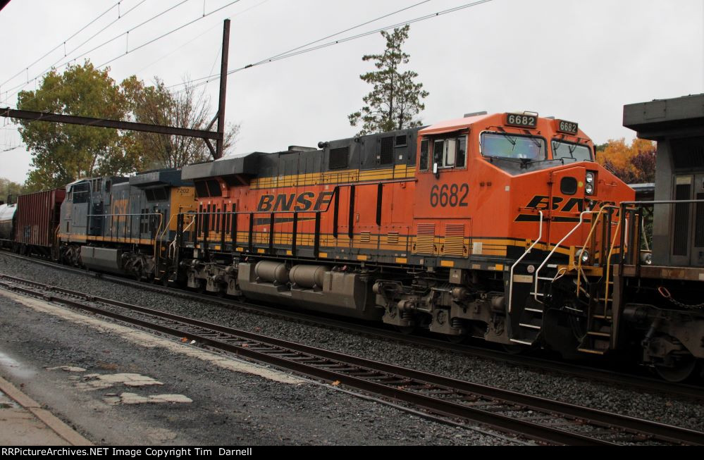 BNSF 6682 on K160